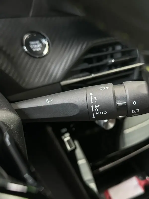 Peugeot e-2008 50 kWh GT 11