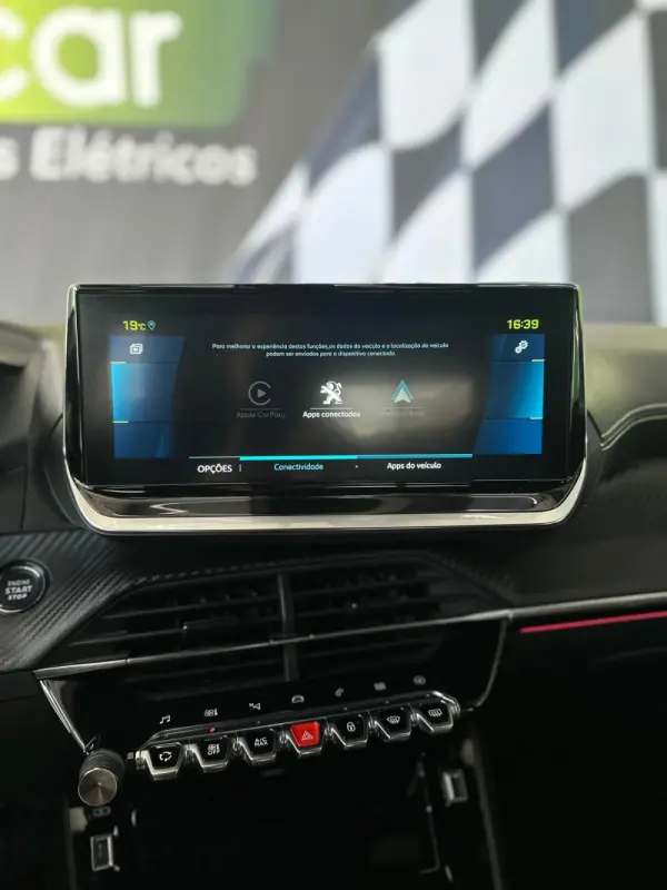 Peugeot e-2008 50 kWh GT 19