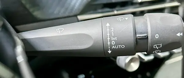 Peugeot e-2008 50 kWh GT Pack 12