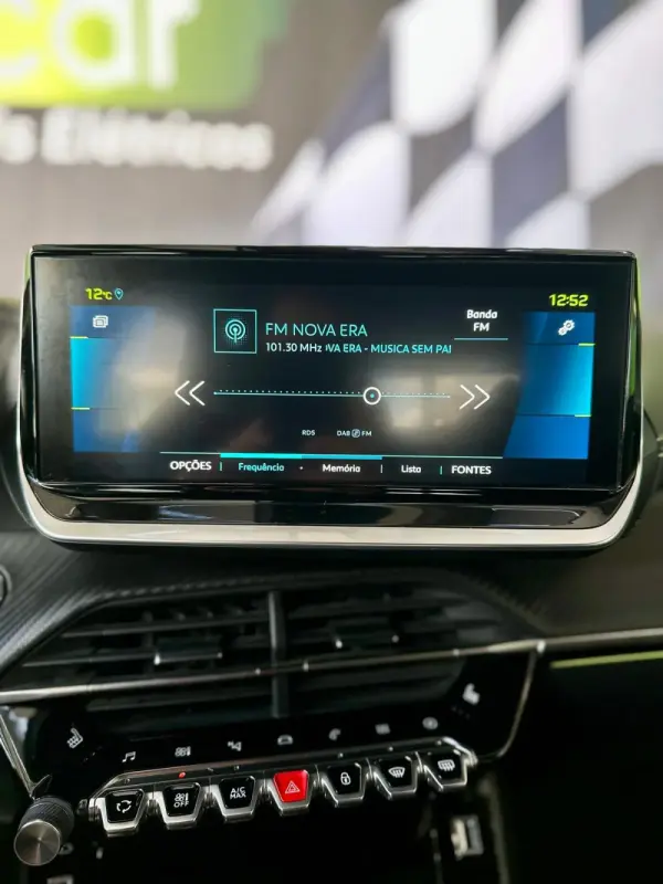 Peugeot e-2008 50 kWh GT Pack 16