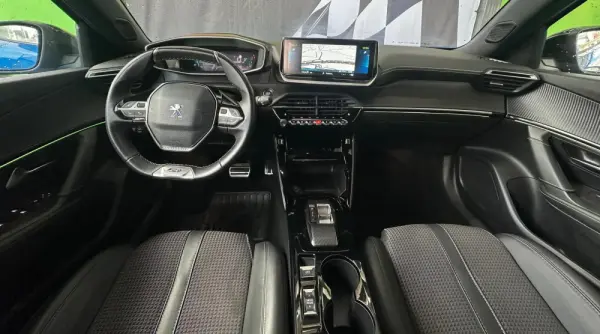 Peugeot e-2008 50 kWh GT Pack 27