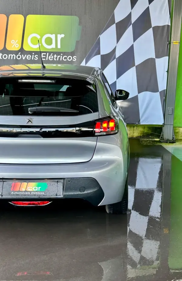 Peugeot e-208 50 kWh Allure 8