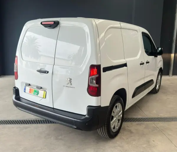 Peugeot Partner 1.5 BlueHDi Asphalt Standard 5