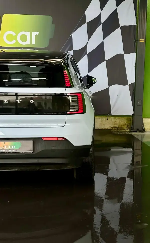 Volvo EX30 51 kWh Single Motor Core 8