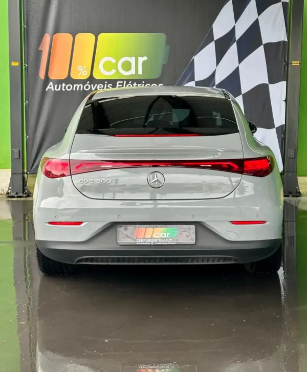 Mercedes-Benz EQE 300 Electric Art 6
