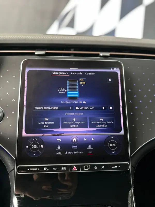 Mercedes-Benz EQE 300 Electric Art 17