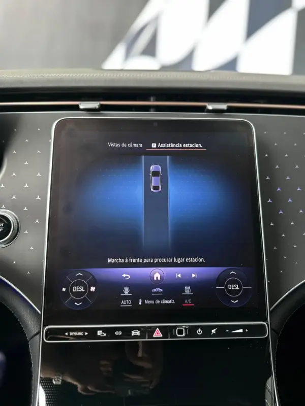 Mercedes-Benz EQE 300 Electric Art 19