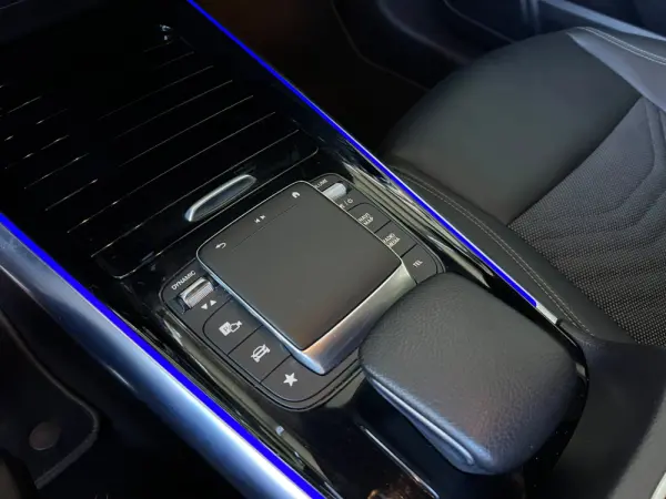 Mercedes-Benz EQA 250+ Electric Art 20