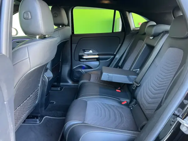Mercedes-Benz EQA 250+ Electric Art 10