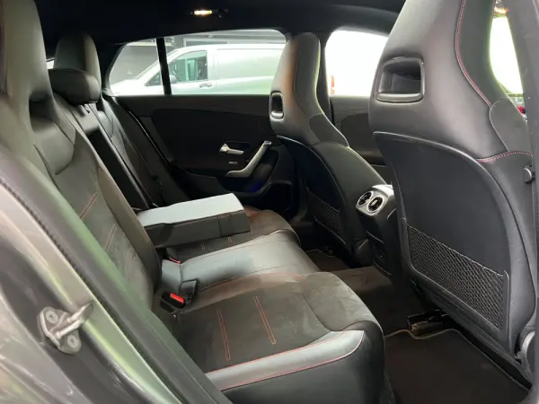 Mercedes-Benz CLA 250 e Shooting Brake AMG Line 13
