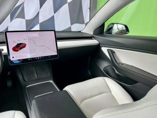 Tesla Model 3 Standard Range Plus RWD 13