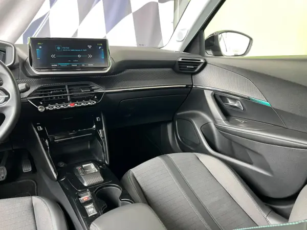 Peugeot e-2008 50 kWh Allure Pack 15