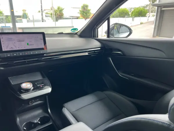 MG MG4 64 kWh Luxury 12