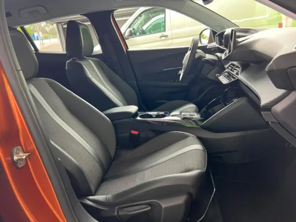 Peugeot e-2008 50 kWh Allure Pack 9