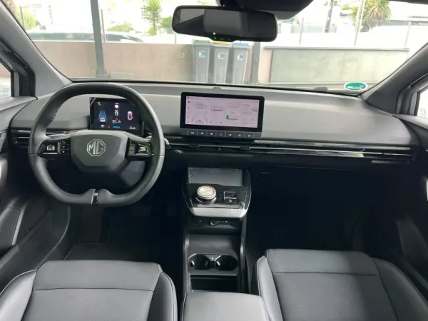 MG MG4 64 kWh Luxury 11