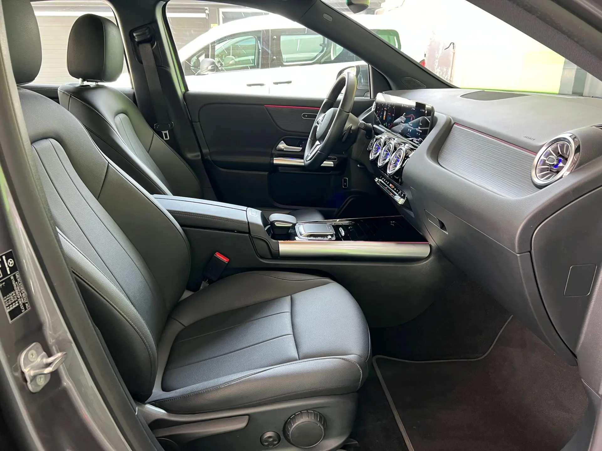 Mercedes-Benz EQA 250 Electric Art 9