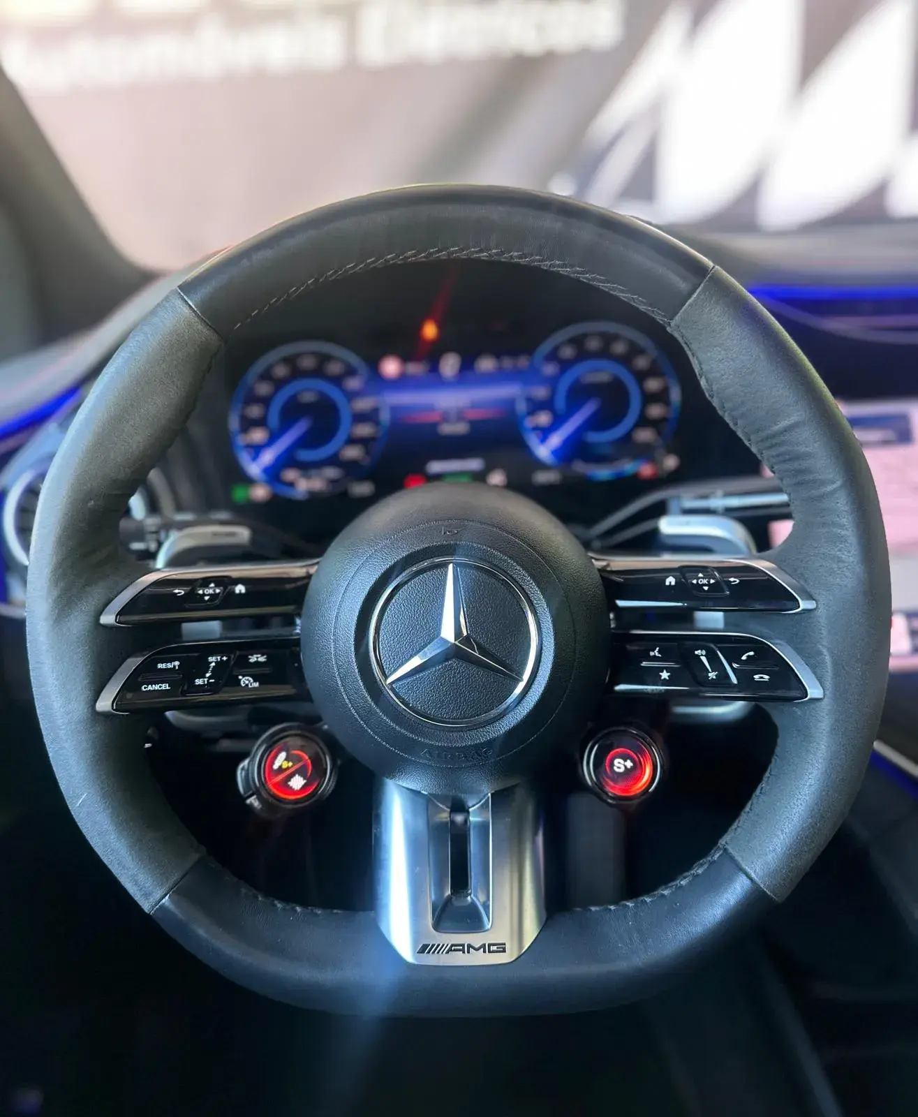 Mercedes-Benz EQE SUV 43 AMG 4Matic 32