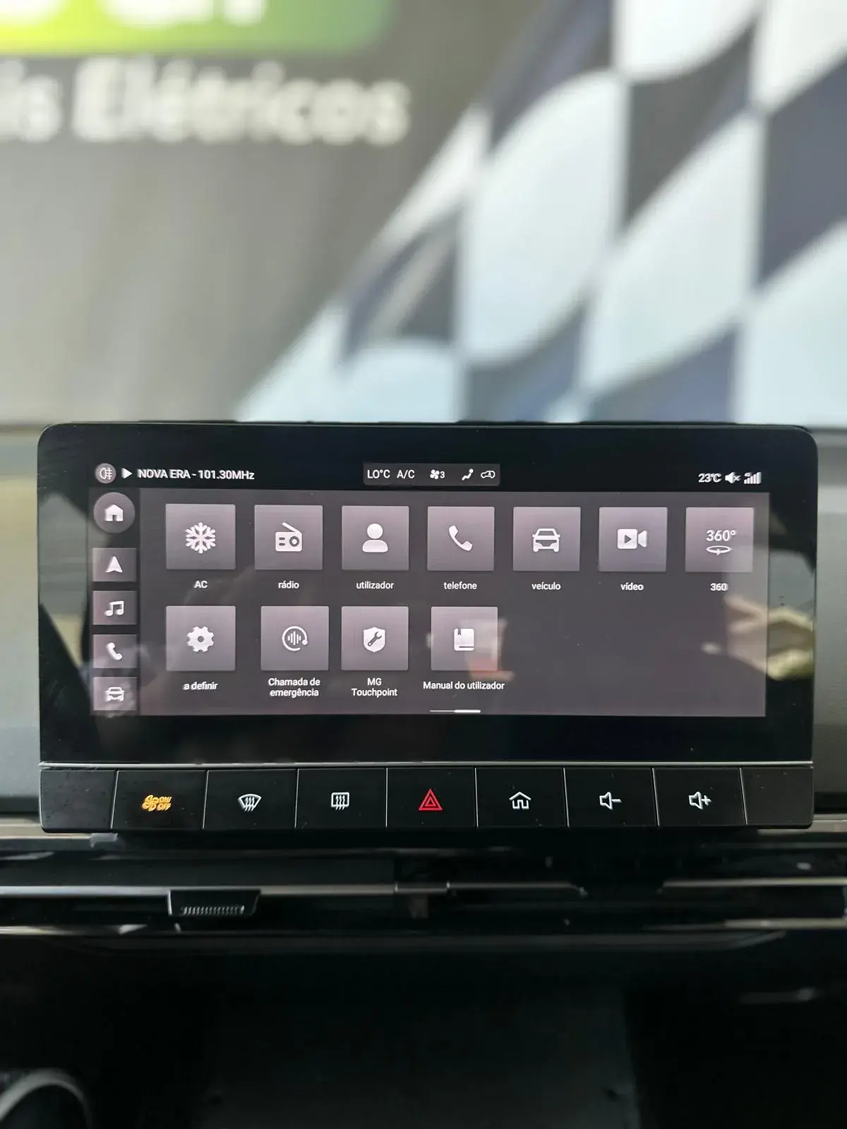 MG MG4 64 kWh Luxury 17