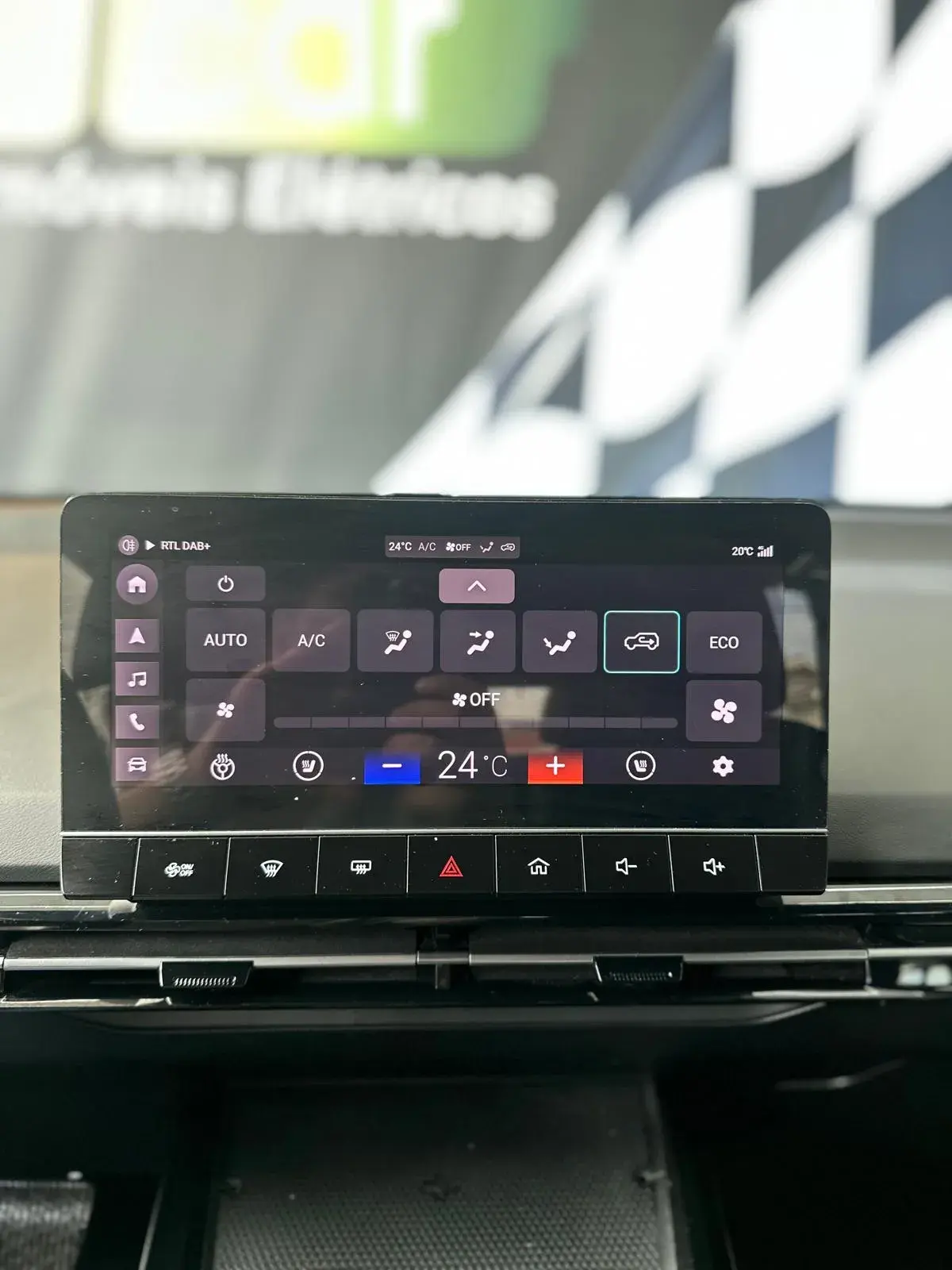 MG MG4 64 kWh Luxury 13