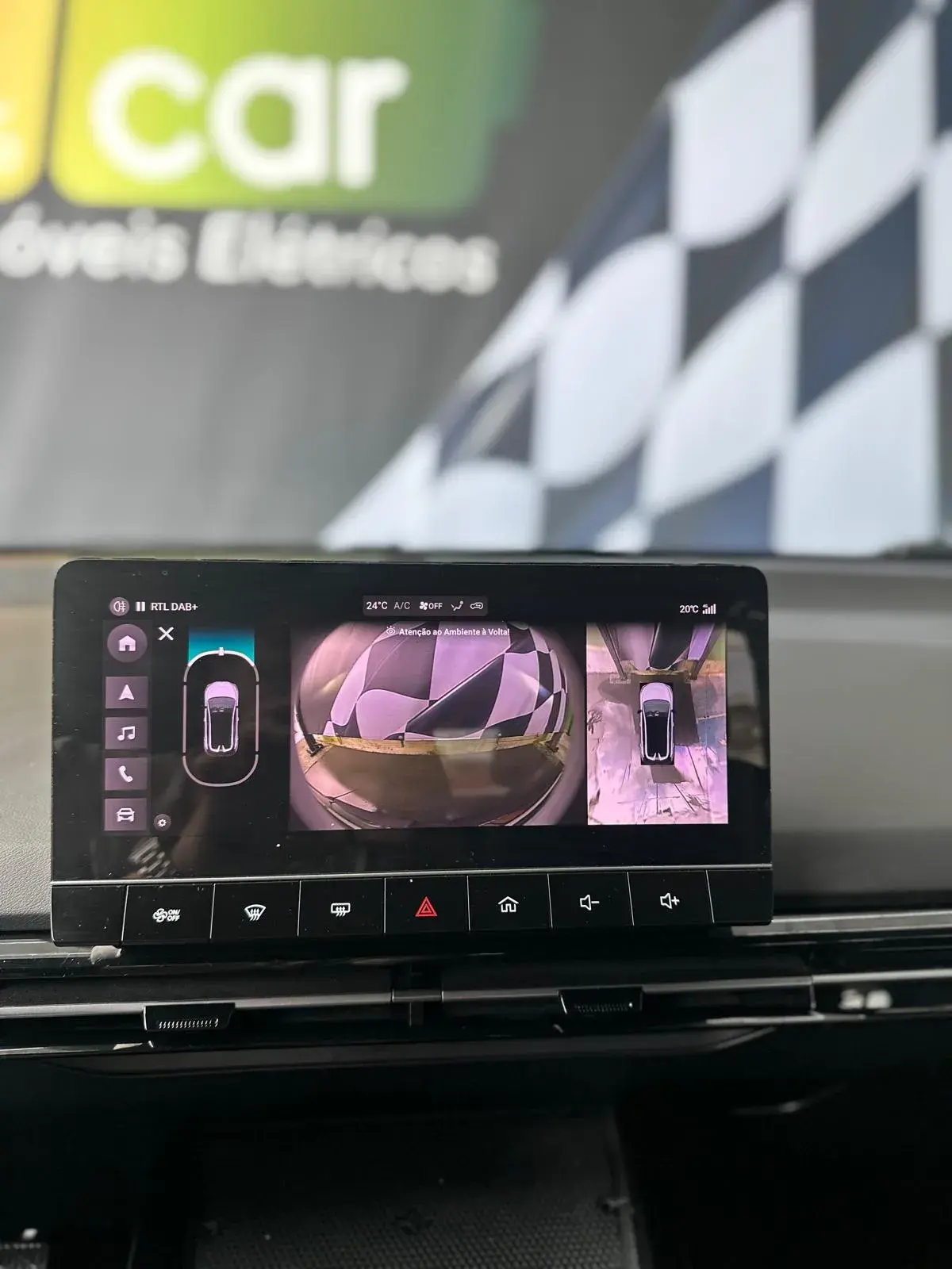 MG MG4 64 kWh Luxury 15