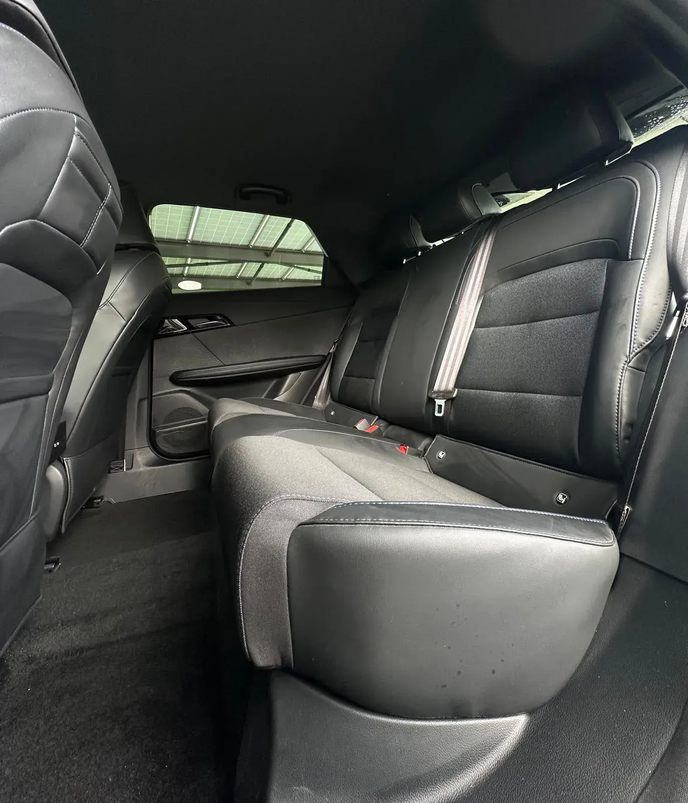 MG MG4 64 kWh Luxury 21