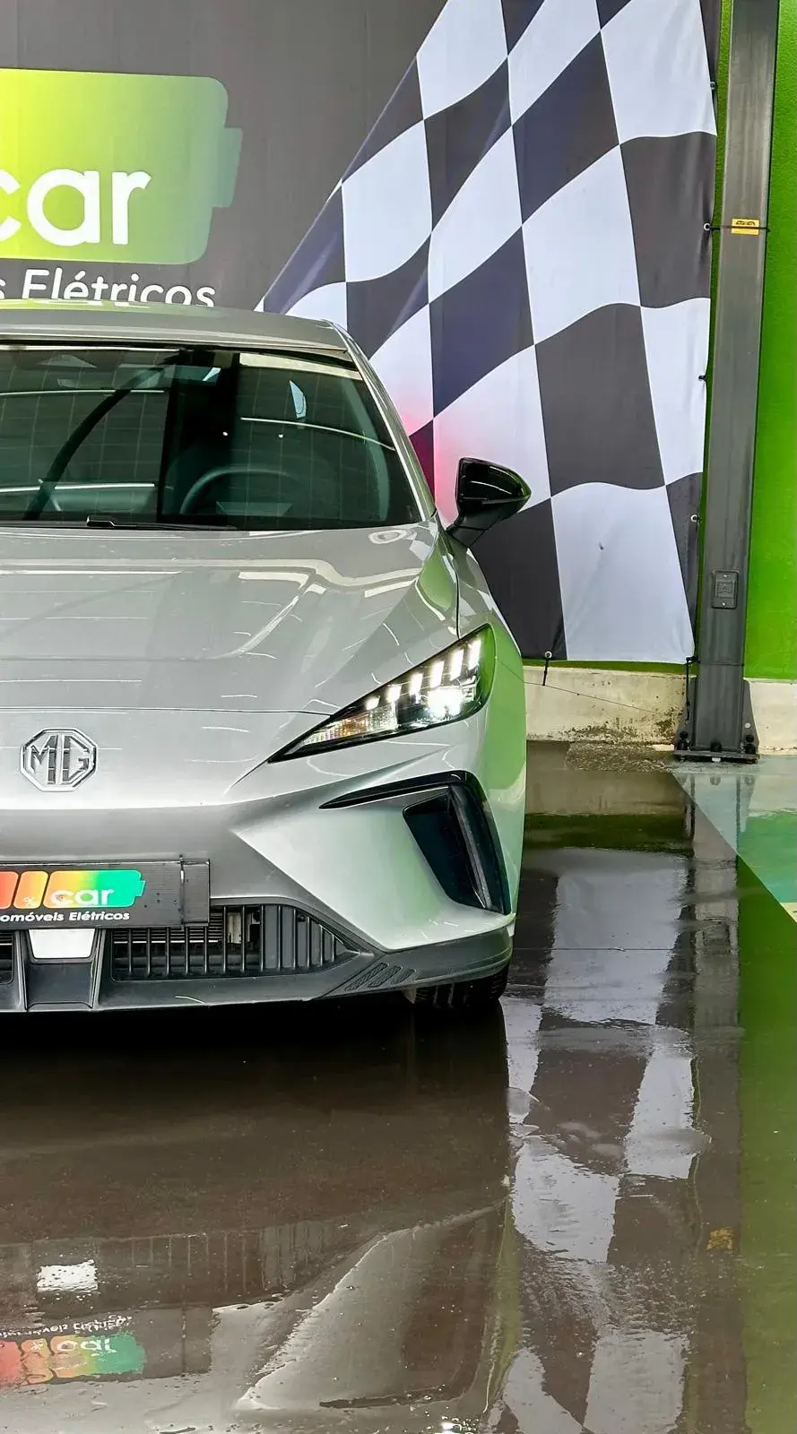 MG MG4 64 kWh Luxury 4