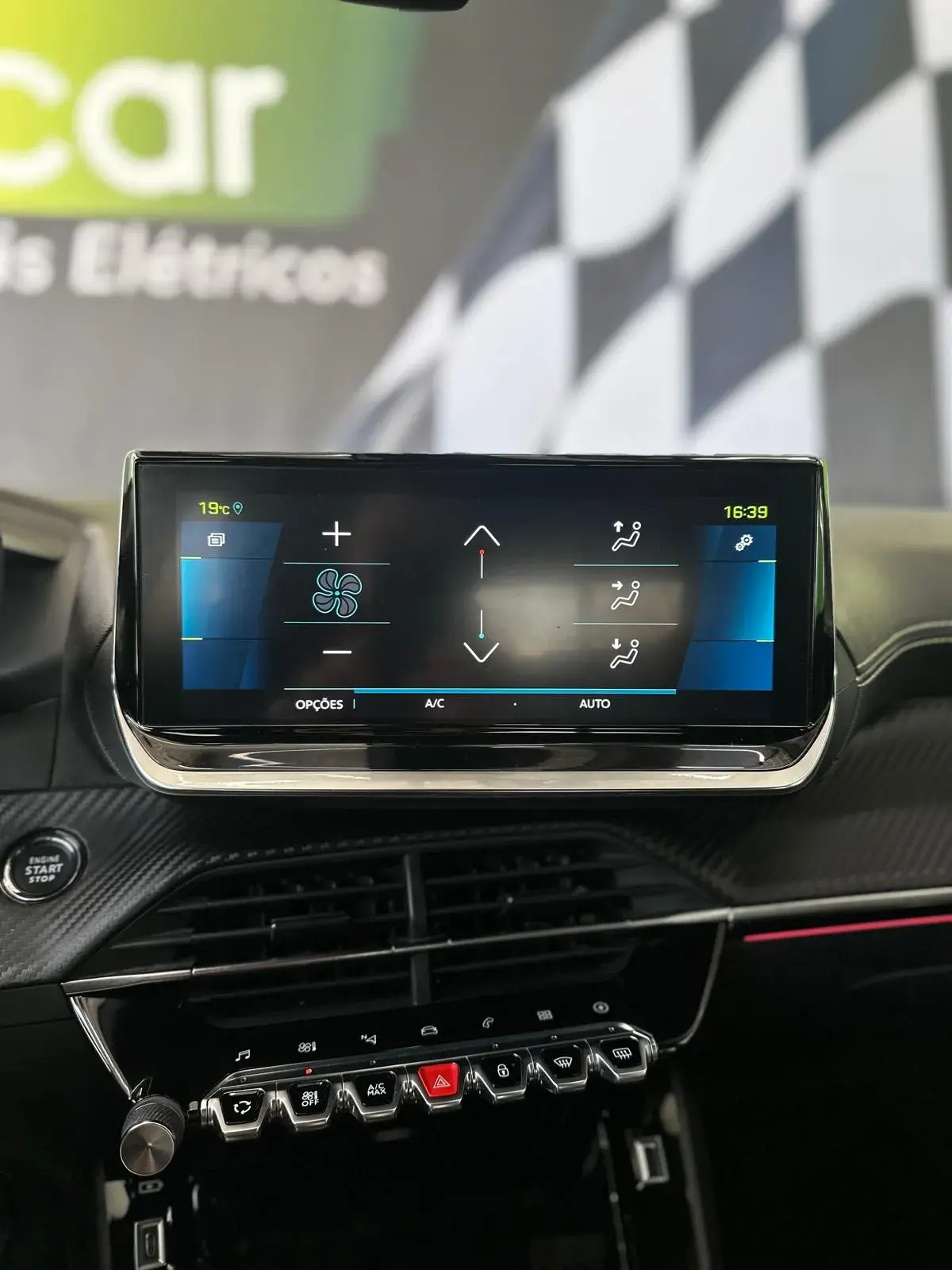 Peugeot e-2008 50 kWh GT 16