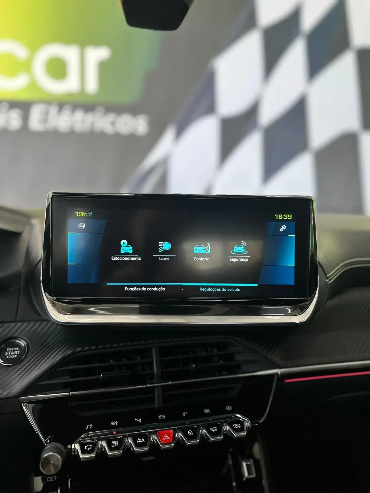 Peugeot e-2008 50 kWh GT 17