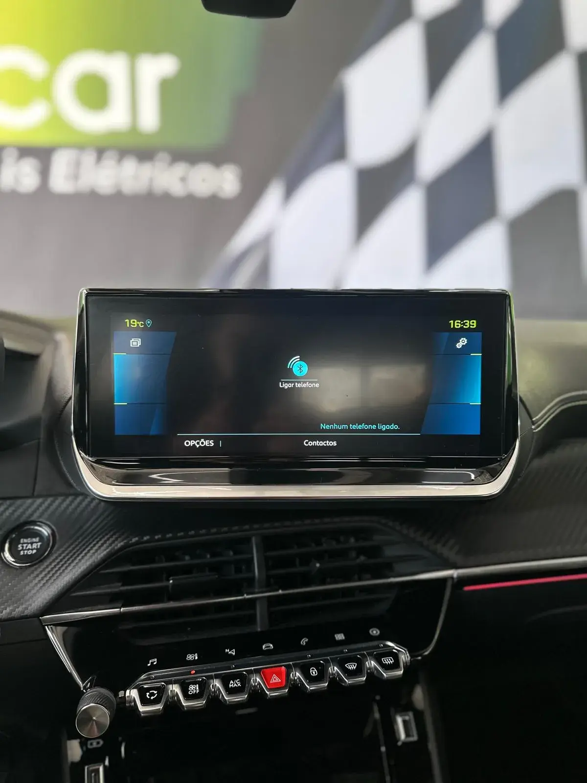 Peugeot e-2008 50 kWh GT 18