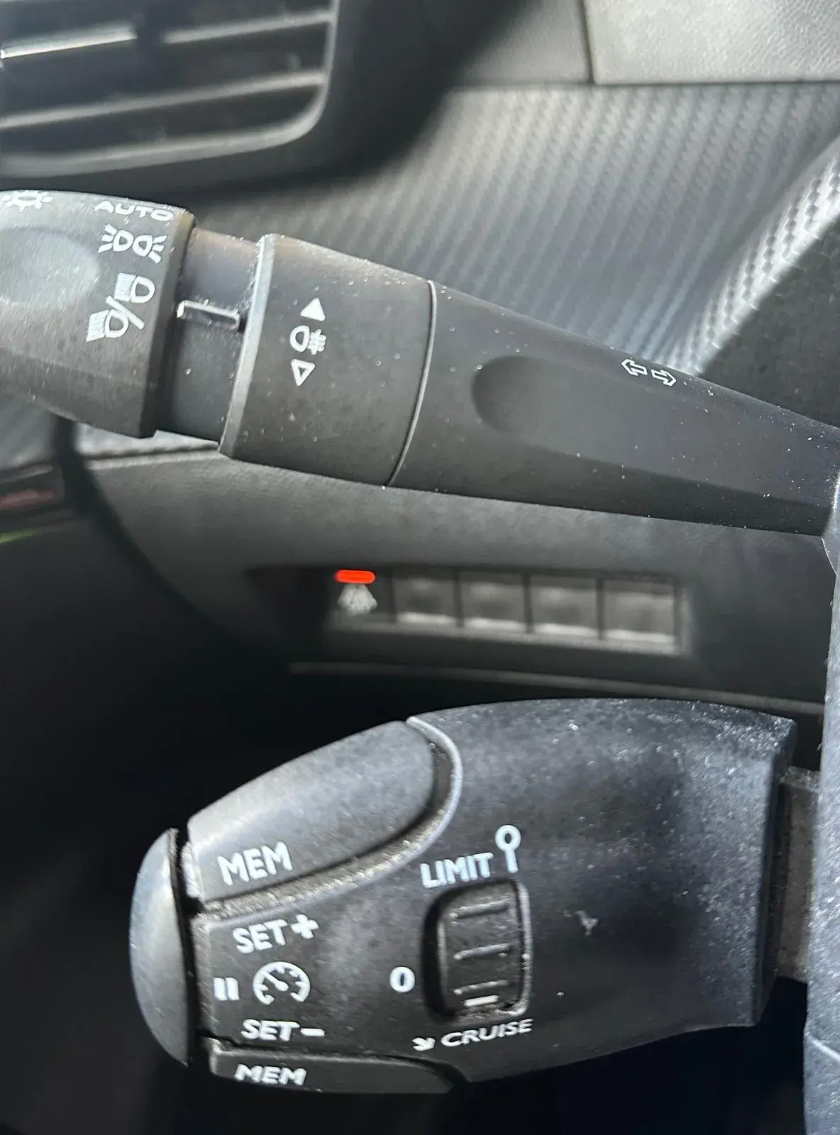 Peugeot e-2008 50 kWh GT Pack 11