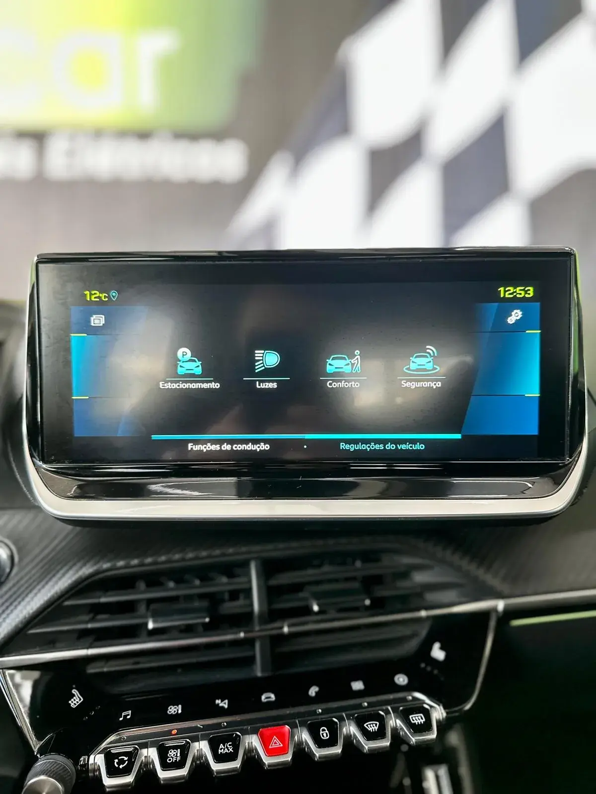 Peugeot e-2008 50 kWh GT Pack 19