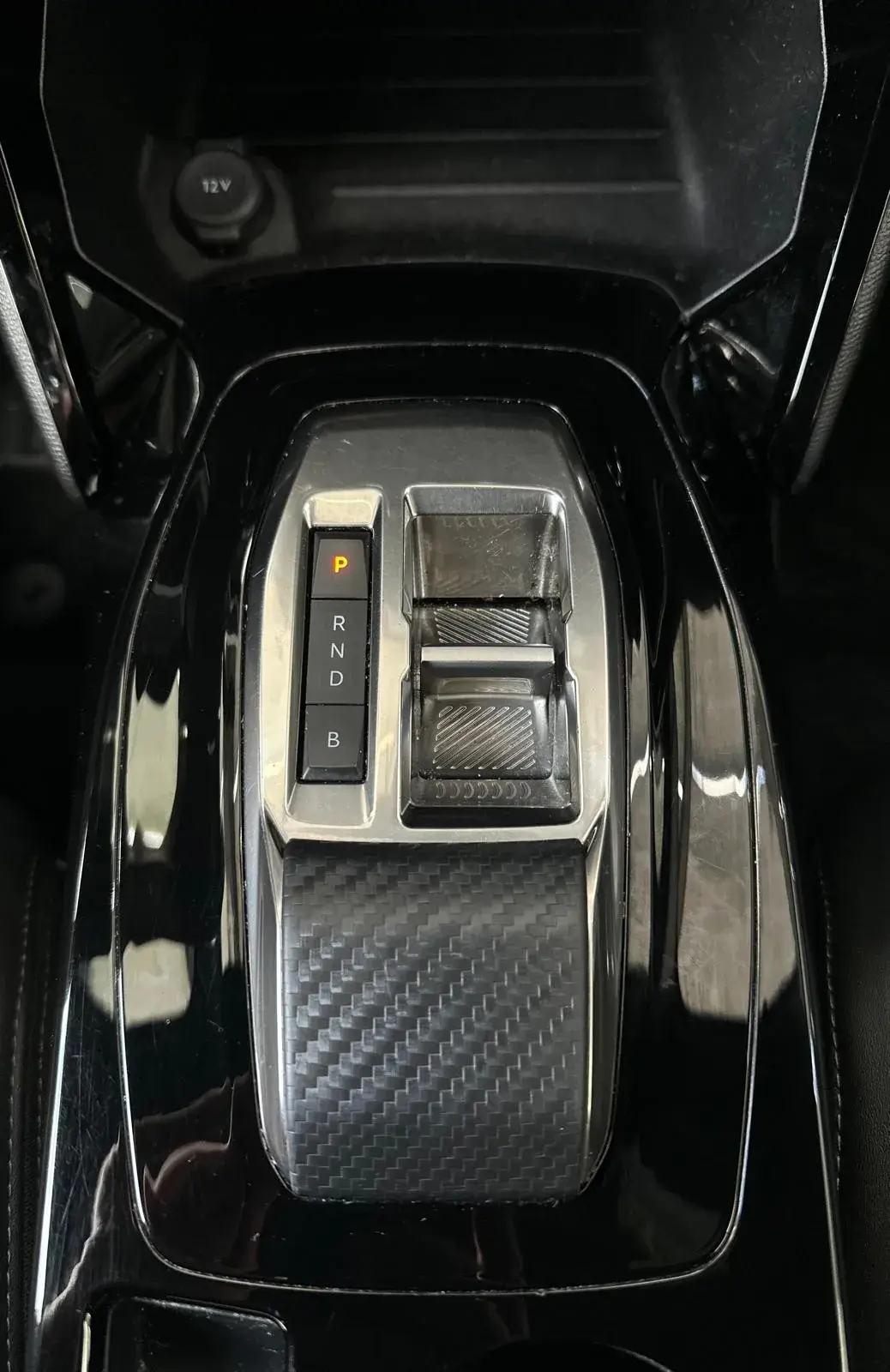 Peugeot e-2008 50 kWh GT Pack 25