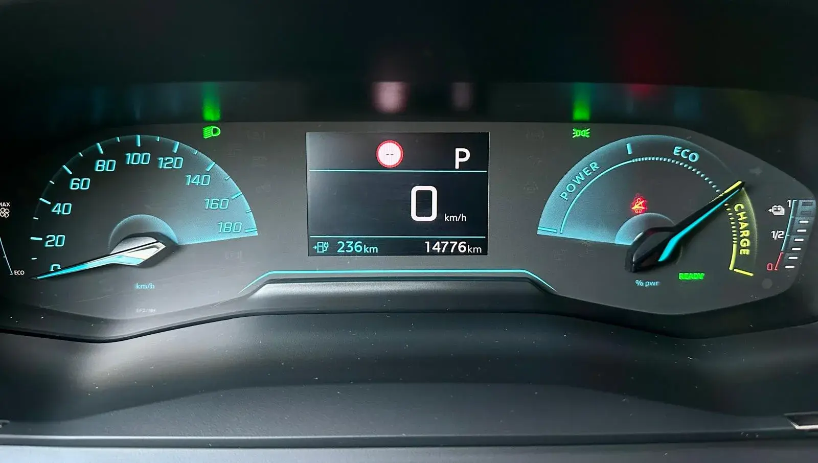 Peugeot e-208 50 kWh Allure 13