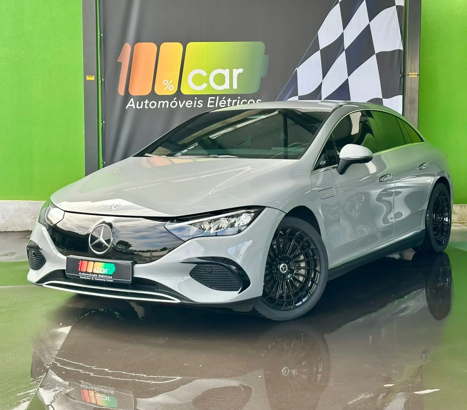 Mercedes-Benz EQE 300 Electric Art 1
