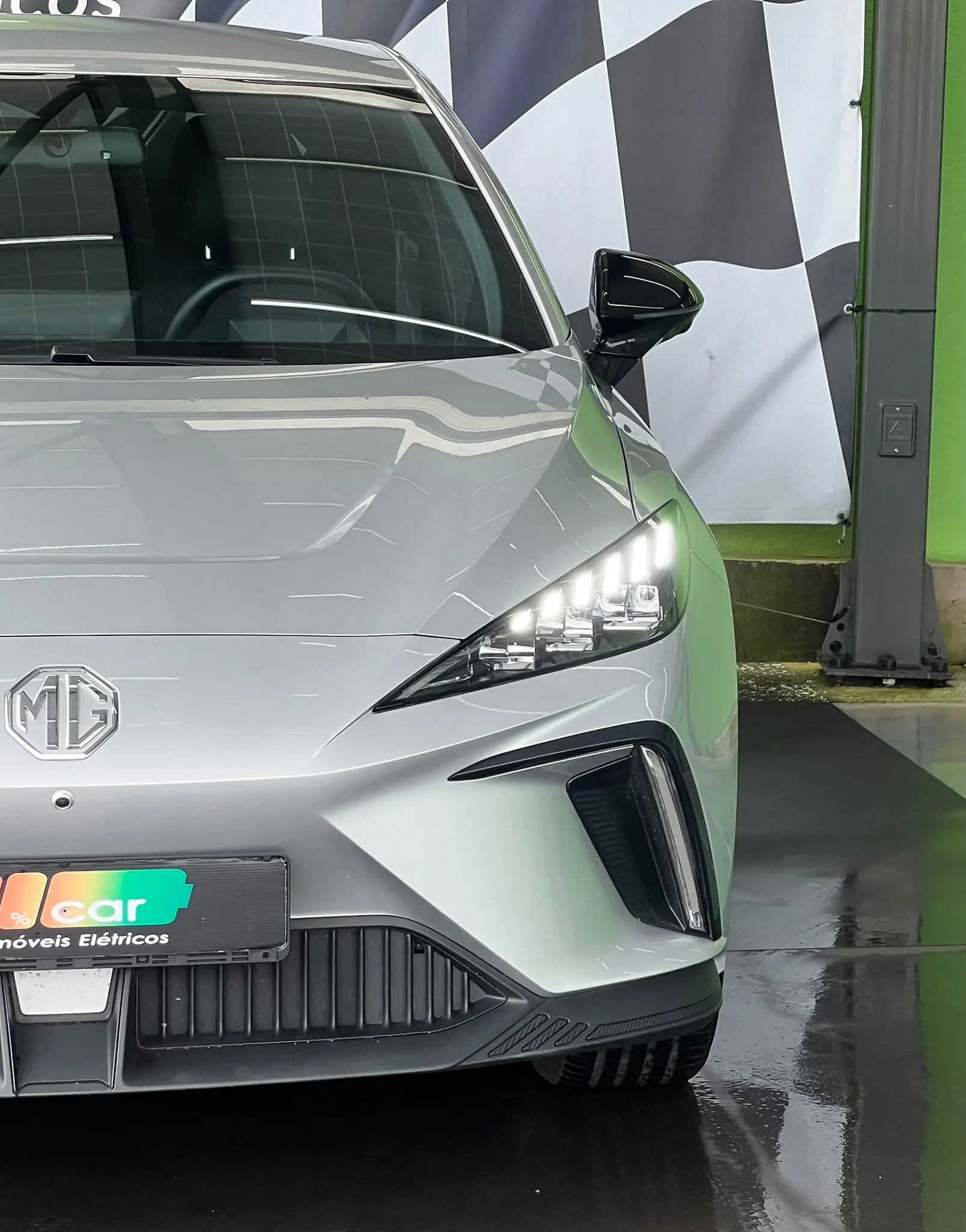 MG MG4 64 kWh Luxury 4