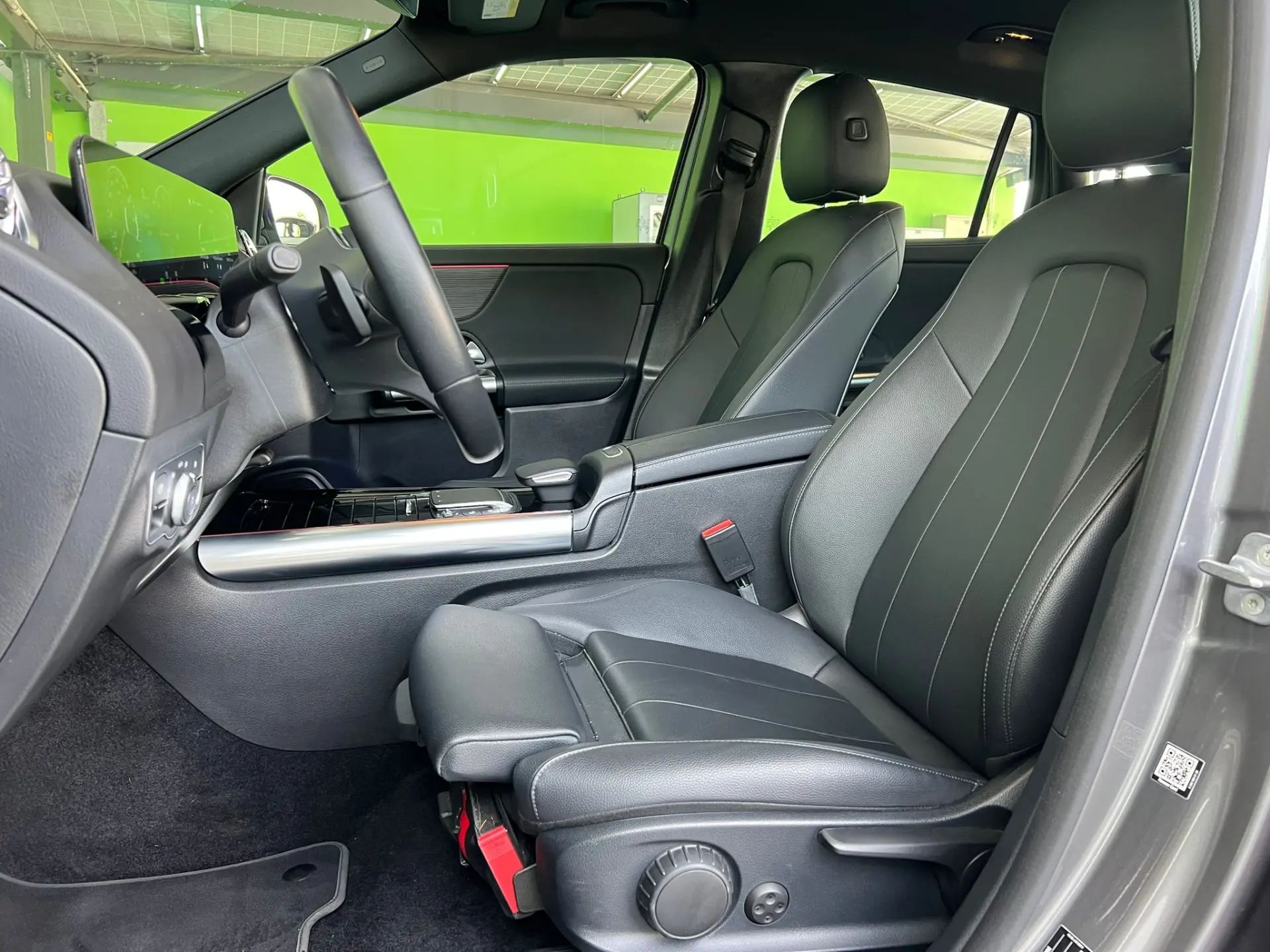 Mercedes-Benz EQA 250 Electric Art 8
