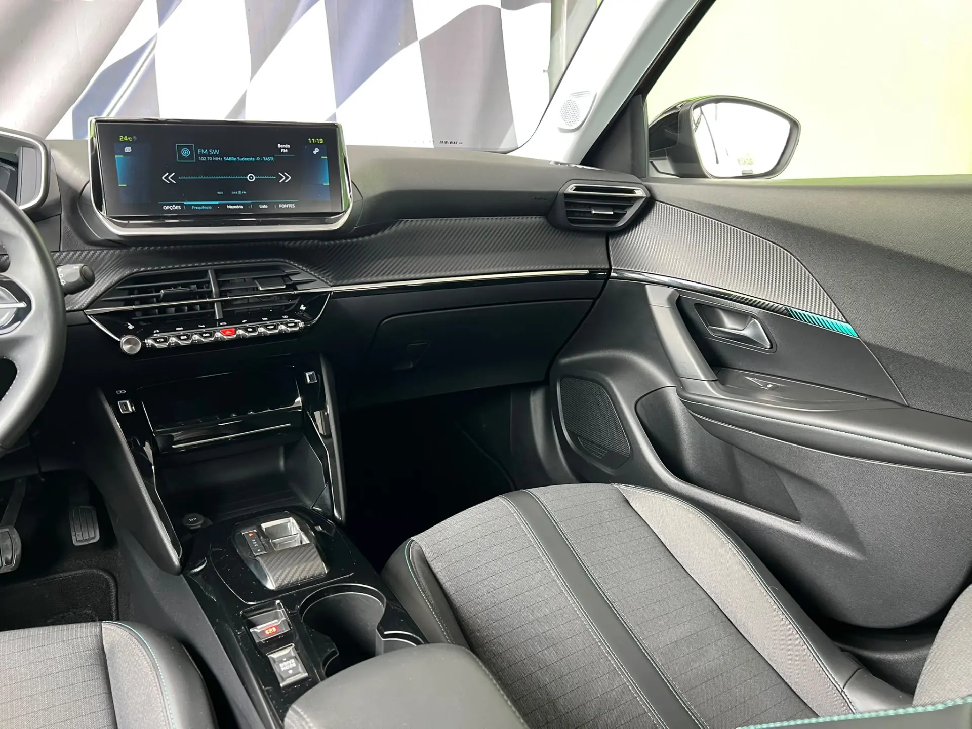 Peugeot e-2008 50 kWh Allure Pack 15