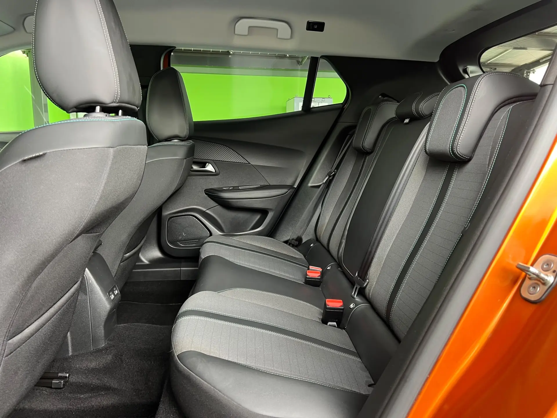 Peugeot e-2008 50 kWh Allure Pack 8