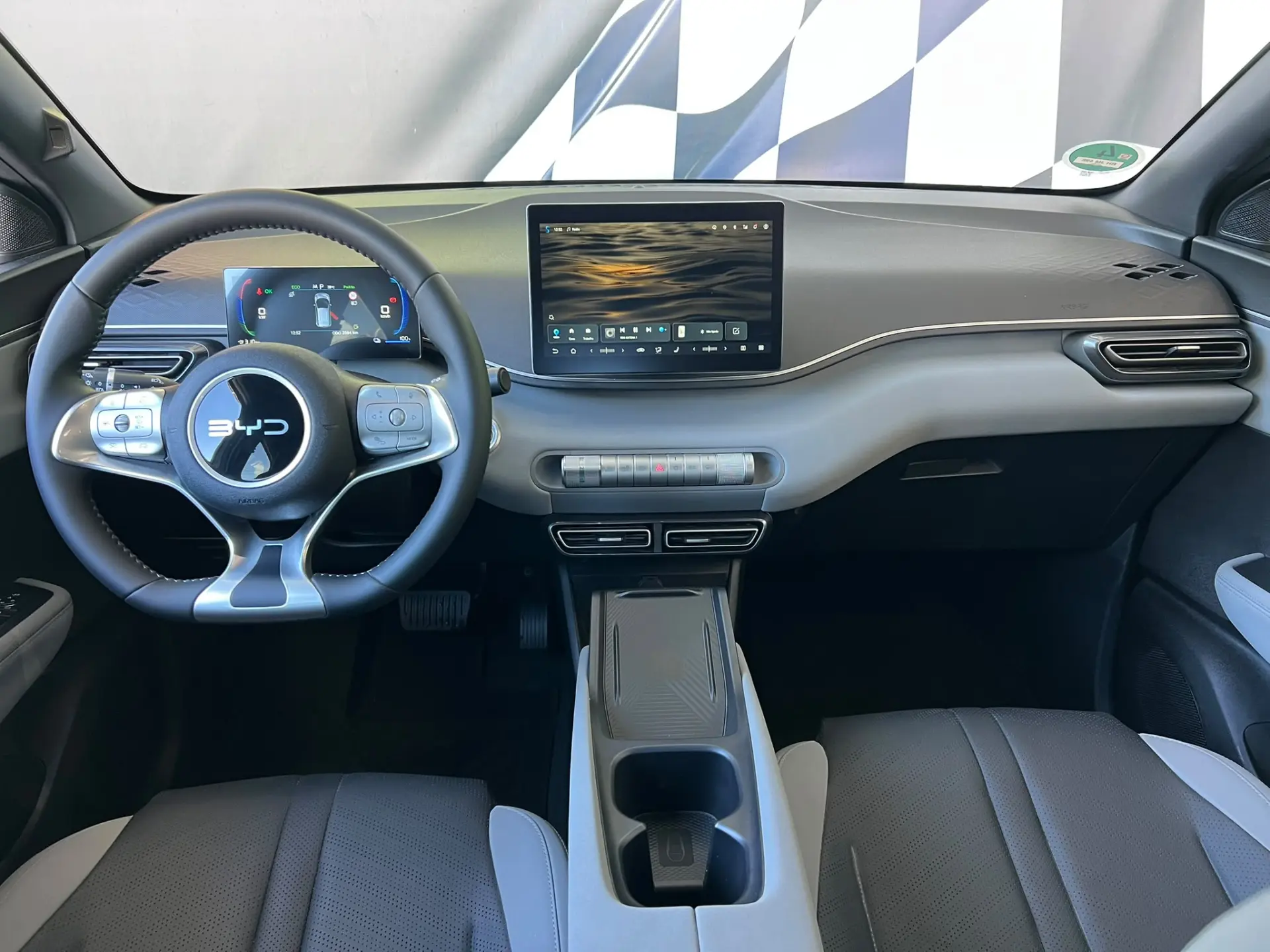 BYD Dolphin Surf 43.2 kWh Comfort 13