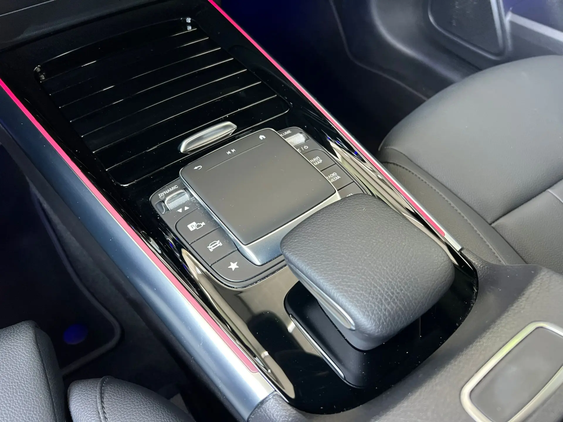 Mercedes-Benz EQA 250 Electric Art 18
