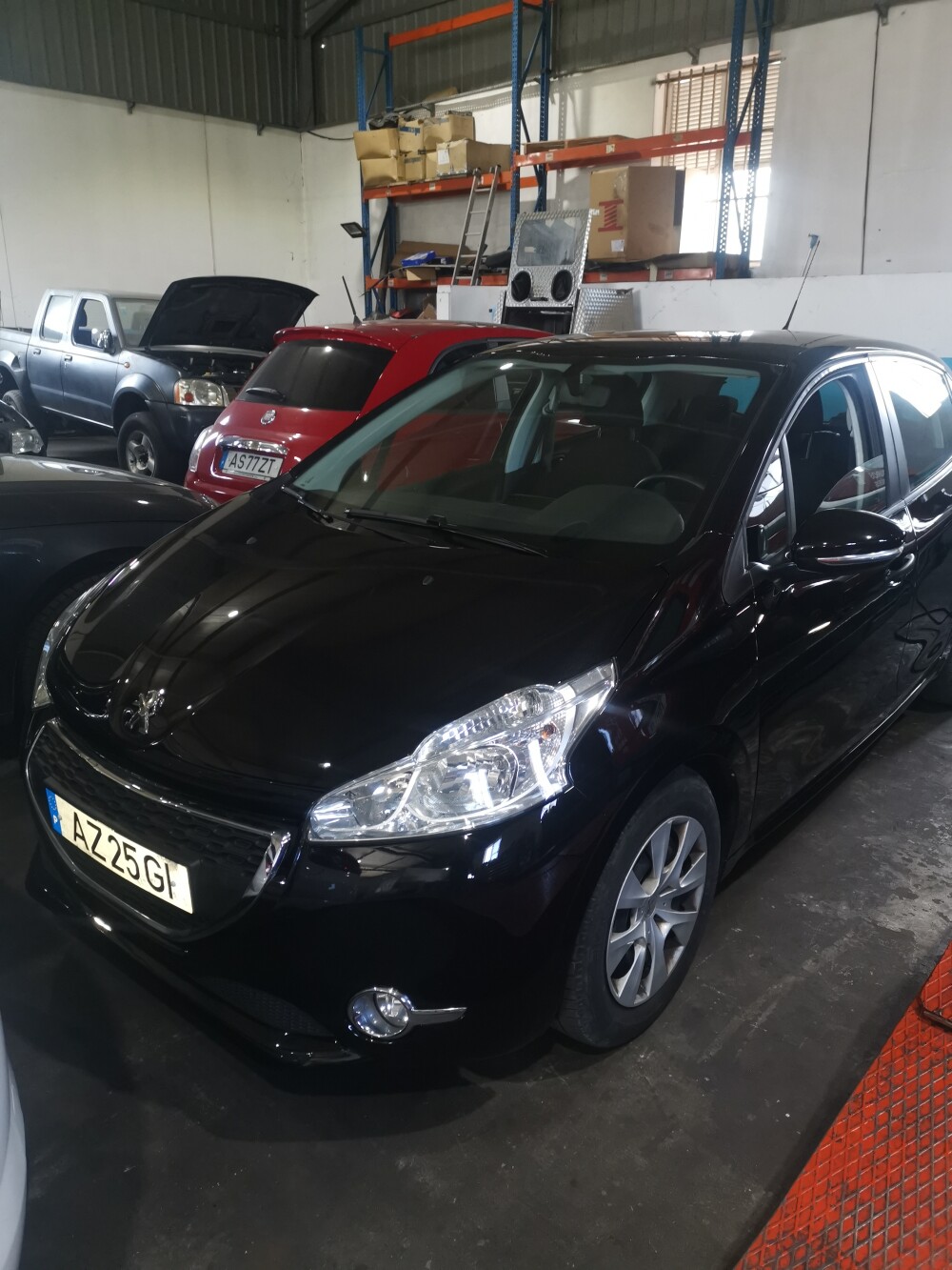 Peugeot 208 AZ-25-GI 1