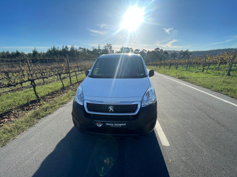 Peugeot Partner AZ-40-MN 2