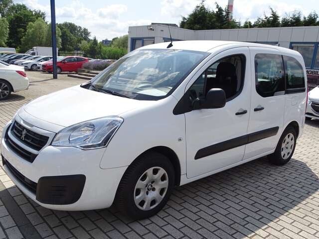 Peugeot Partner 5 LUGARES 1