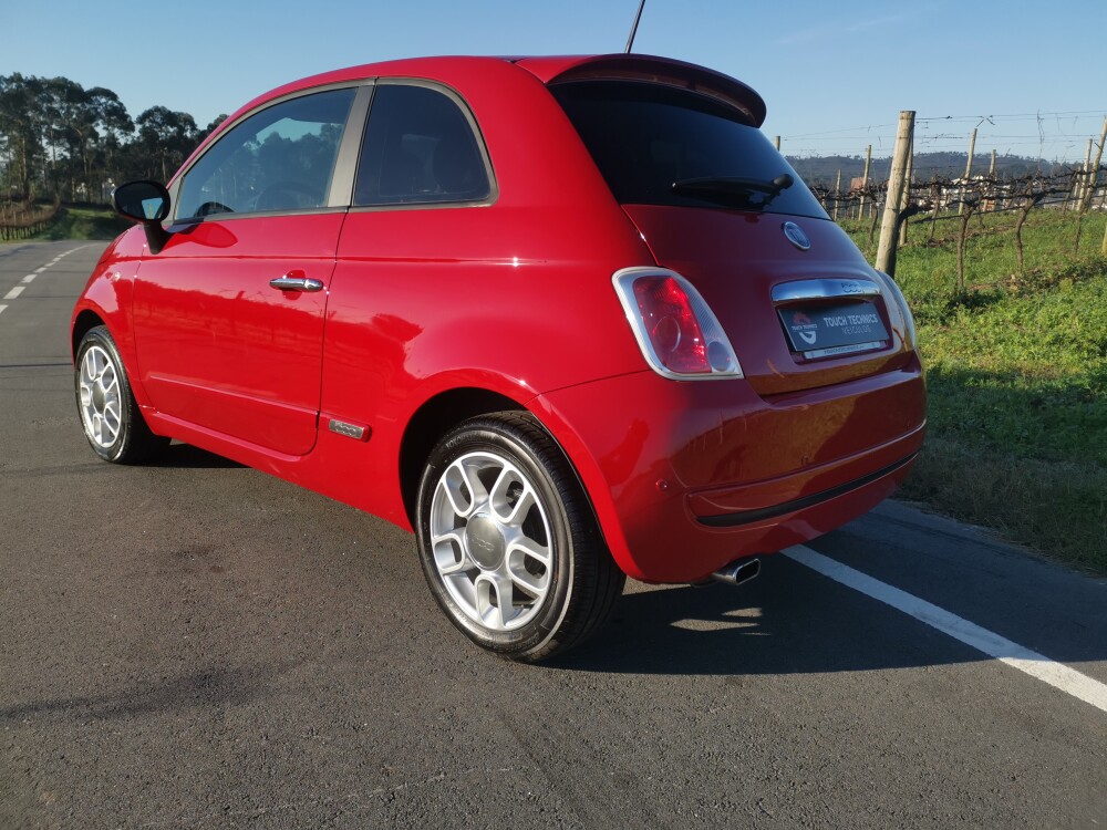 Fiat 500 vermelho AS-77-ZT 2