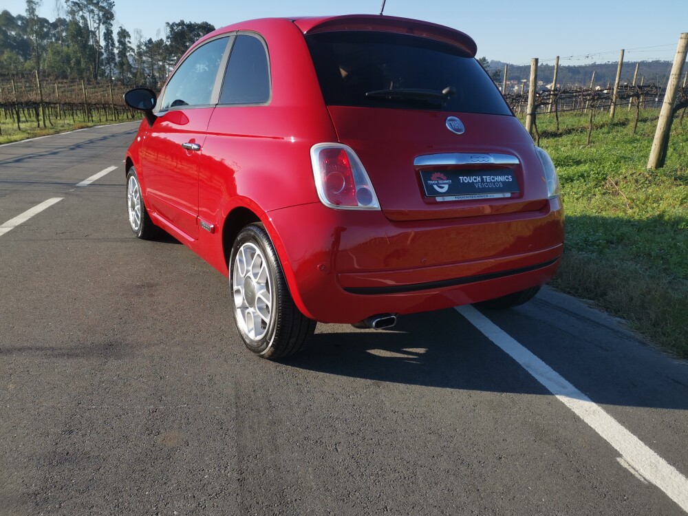 Fiat 500 vermelho AS-77-ZT 4