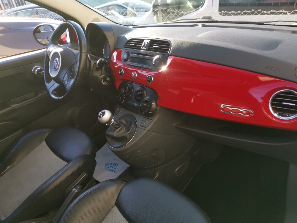 Fiat 500 vermelho AS-77-ZT 5