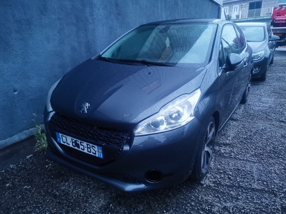 Peugeot 208 EHDI 1