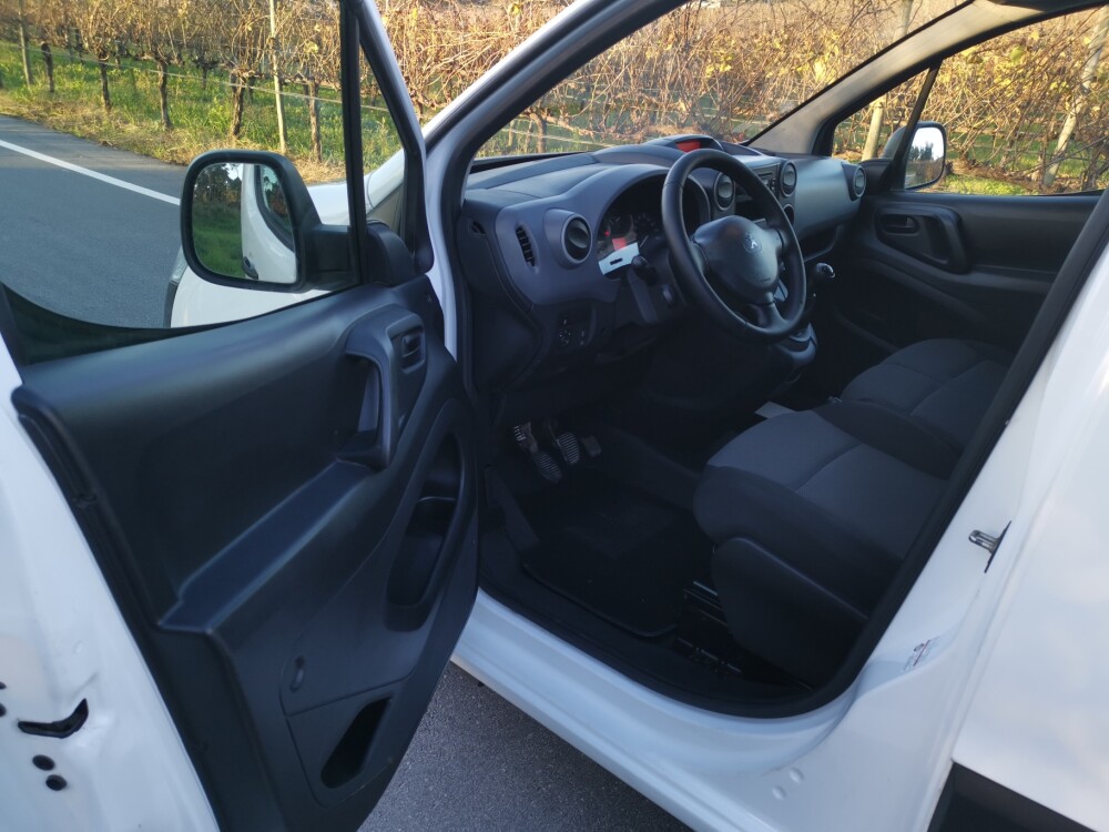 Peugeot Partner AZ-40-MN 11