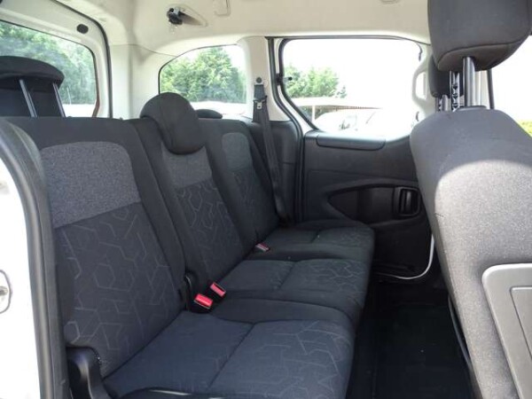 Peugeot Partner 5 LUGARES 16