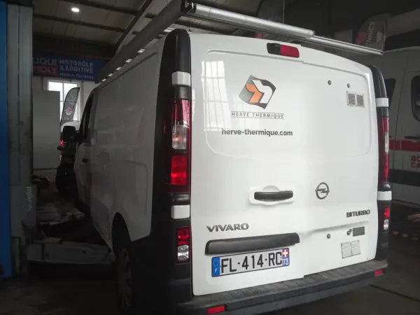 Opel Vivaro comercial 2